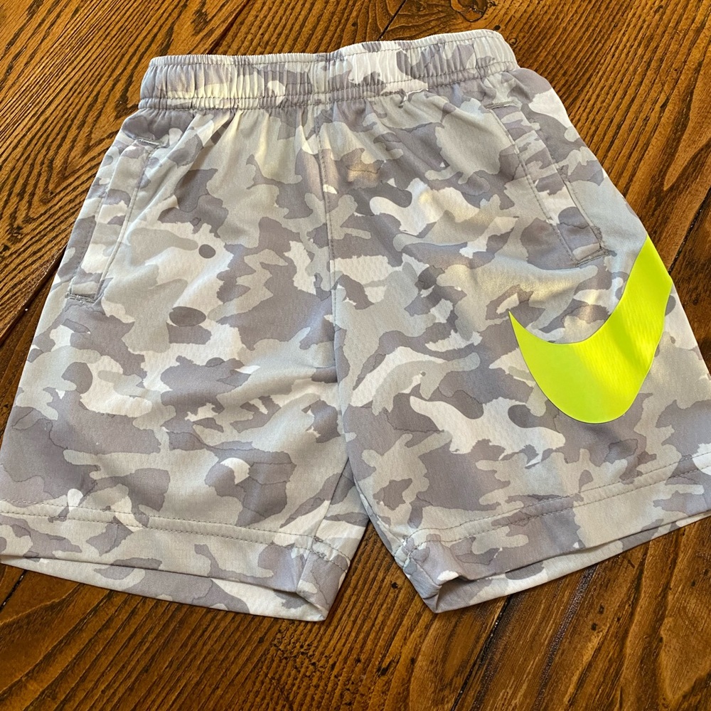 Nike shorts size 4